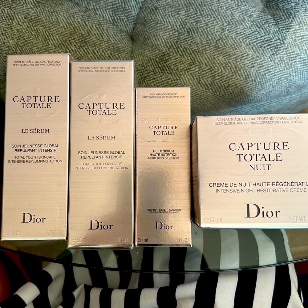 Total Youth skincare , nurturing oil serum, intensive night restorative creme